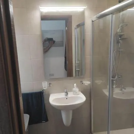 דירה The Penthouse @ Court Twenty-five *