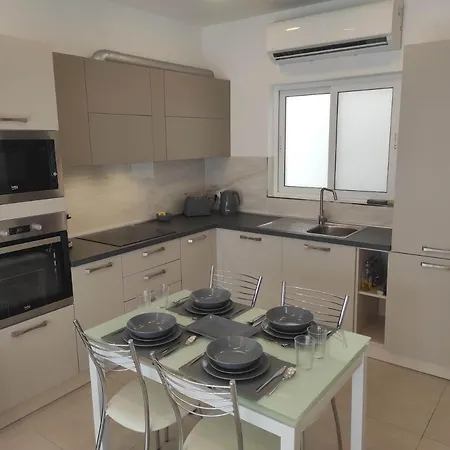 The Penthouse @ Court Twenty-five * Sliema