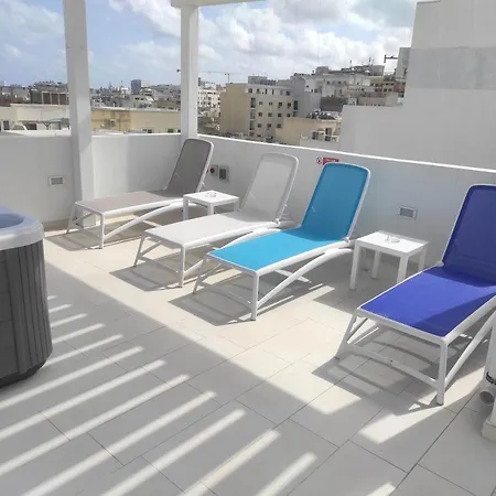 דירה The Penthouse @ Court Twenty-five סליאמה