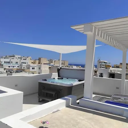 The Penthouse @ Court Twenty-five * Sliema