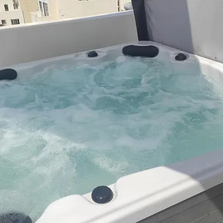 The Penthouse @ Court Twenty-five *