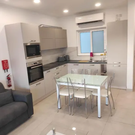 Apartment The Penthouse @ Court Twenty-five *