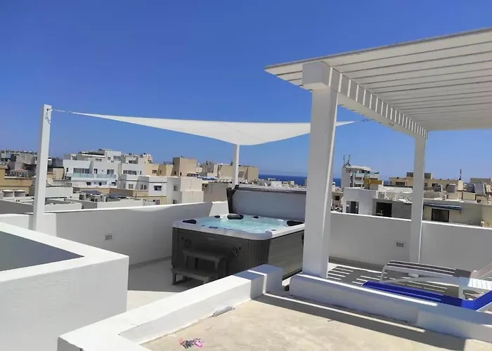 The Penthouse @ Court Twenty-five * Sliema